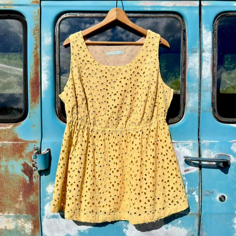 90s yellow eyelet lace tank top w/ gathered empire waist